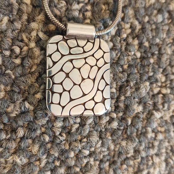 Brighton silver tone rectangle textured pendent women's necklace - Picture 4 of 8